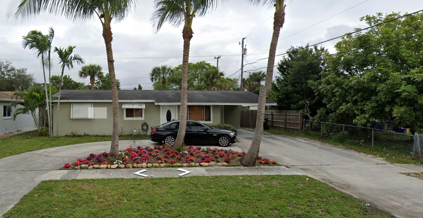 Activo con contrato: $449,900 (4 camas, 2 baños, 1674 Pies cuadrados)