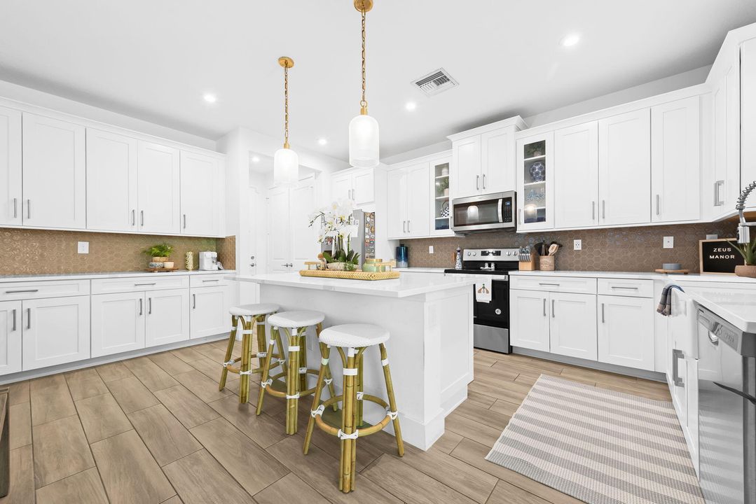 Active With Contract: $630,000 (3 beds, 2 baths, 2320 Square Feet)