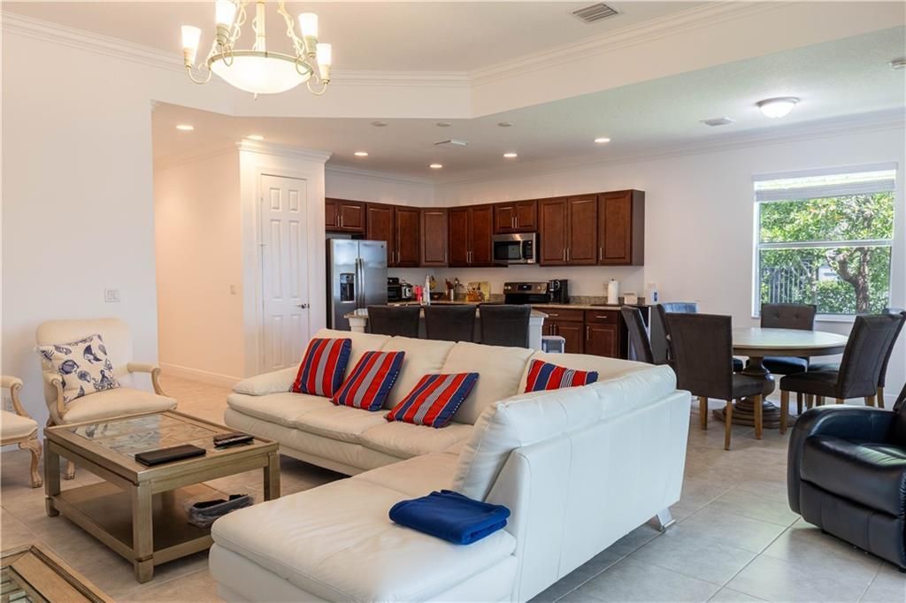 出租: $2,500 (3 贝兹, 2 浴室, 1624 平方英尺)