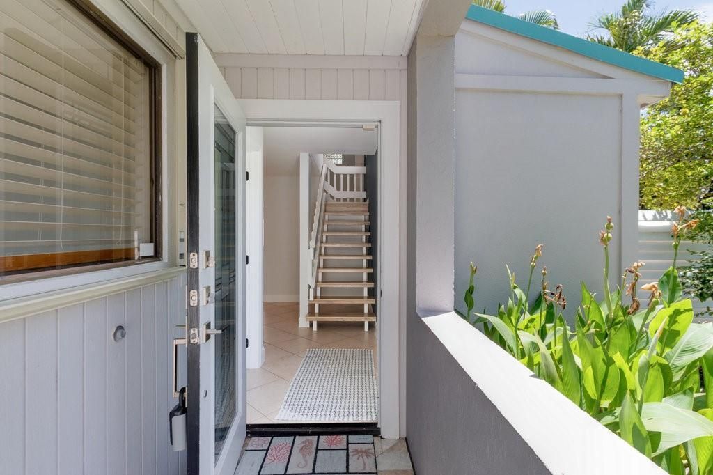 待售: $575,000 (2 贝兹, 1 浴室, 1675 平方英尺)