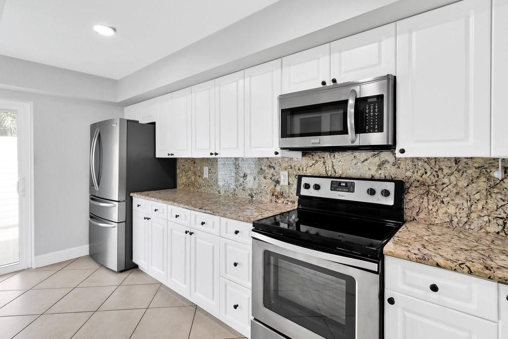 待售: $575,000 (2 贝兹, 1 浴室, 1675 平方英尺)