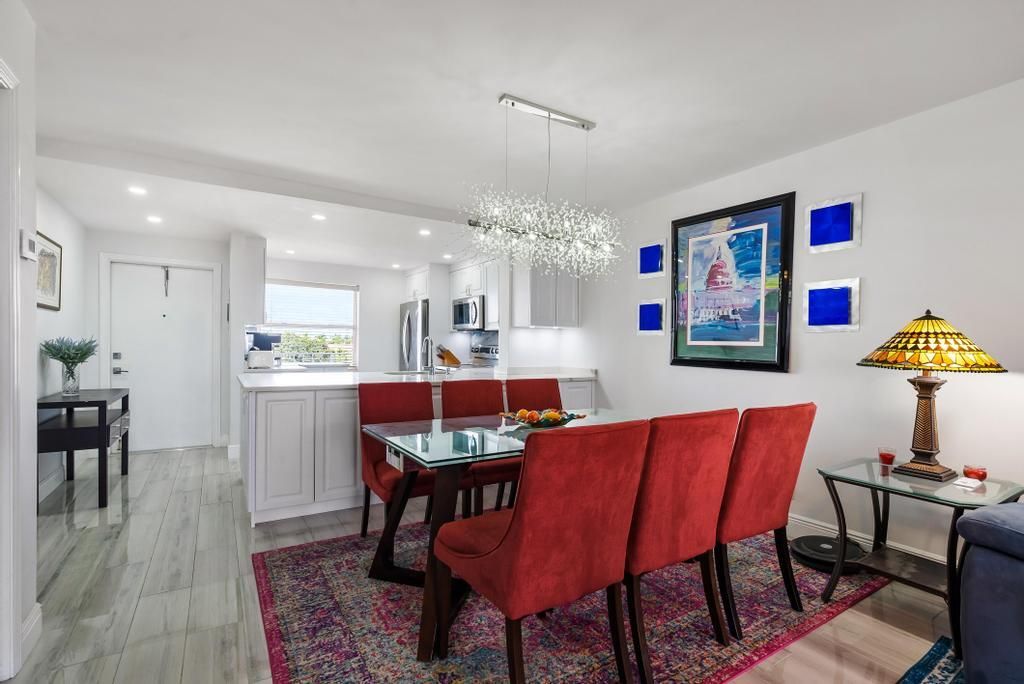 Activo con contrato: $4,000 (2 camas, 2 baños, 1200 Pies cuadrados)