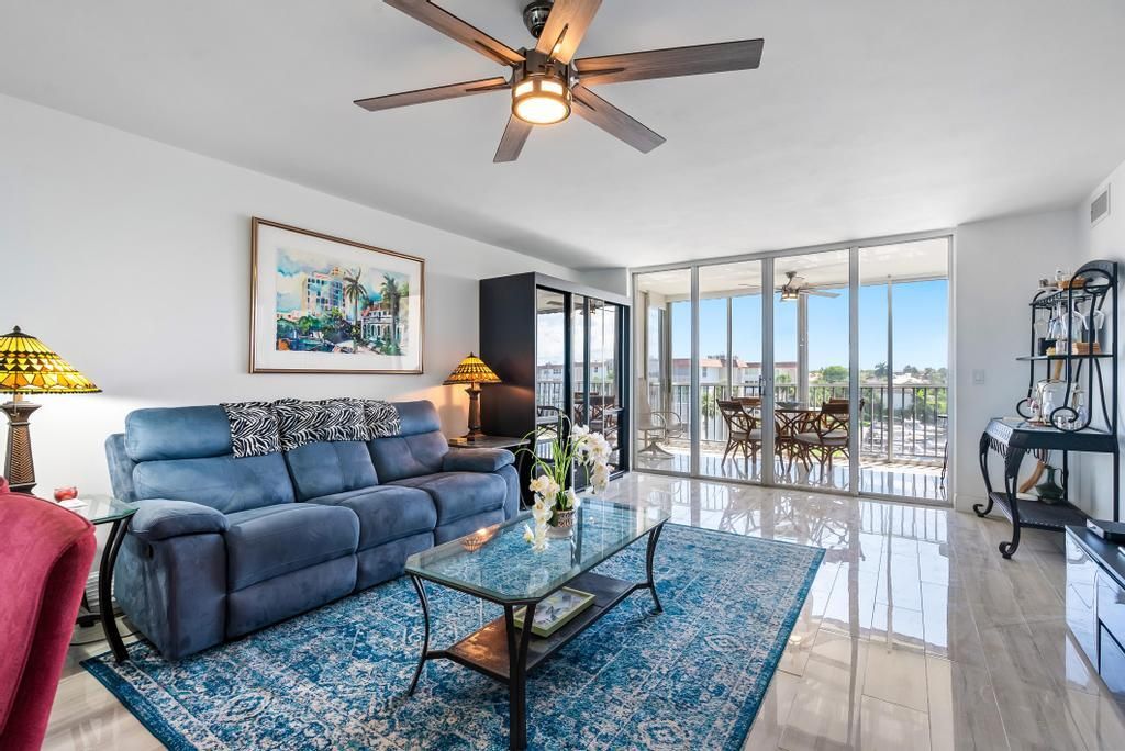 Activo con contrato: $4,000 (2 camas, 2 baños, 1200 Pies cuadrados)