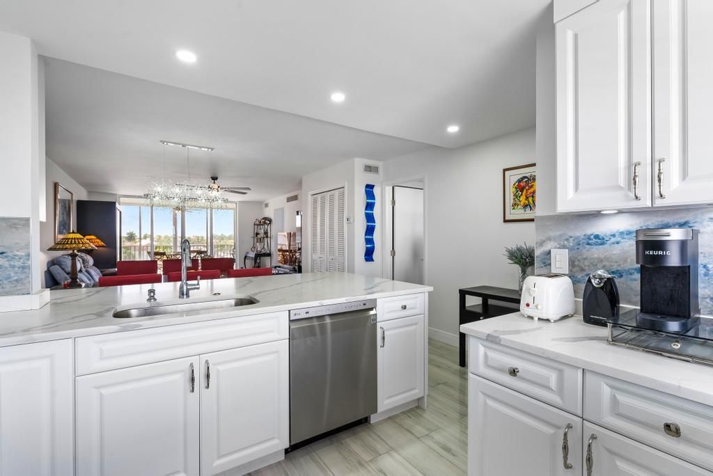 Activo con contrato: $4,000 (2 camas, 2 baños, 1200 Pies cuadrados)