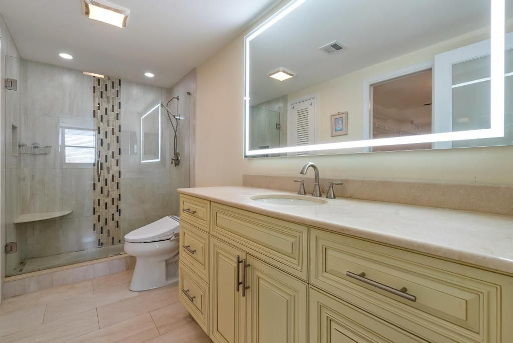 Activo con contrato: $4,000 (2 camas, 2 baños, 1200 Pies cuadrados)