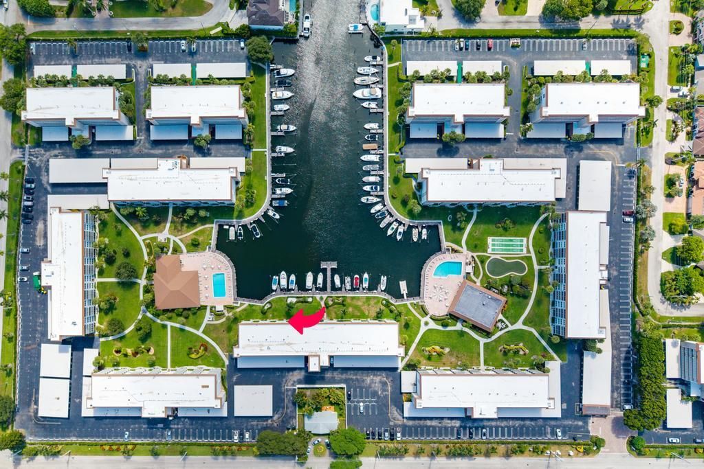 Activo con contrato: $4,000 (2 camas, 2 baños, 1200 Pies cuadrados)