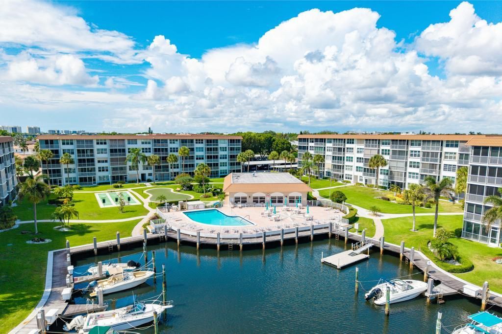 Activo con contrato: $4,000 (2 camas, 2 baños, 1200 Pies cuadrados)