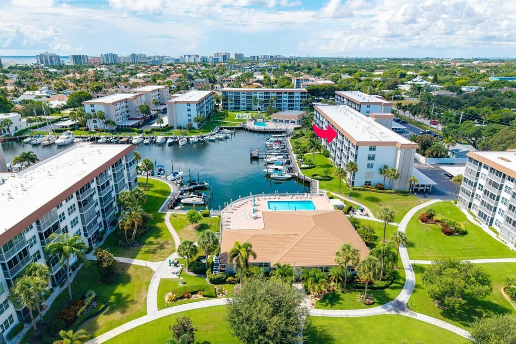 Activo con contrato: $4,000 (2 camas, 2 baños, 1200 Pies cuadrados)