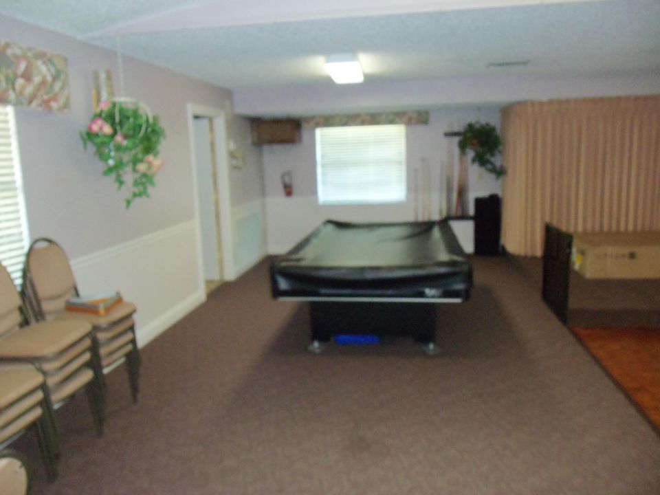 合同活跃: $195,000 (2 贝兹, 2 浴室, 1114 平方英尺)