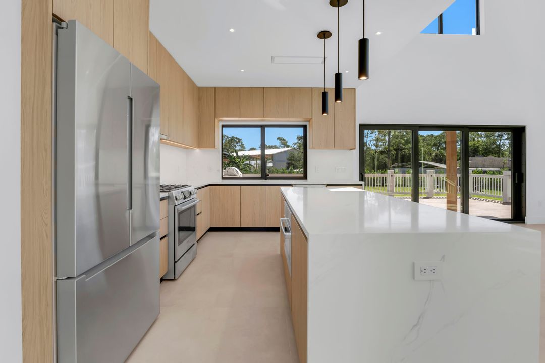 待售: $2,850,000 (5 贝兹, 4 浴室, 3591 平方英尺)