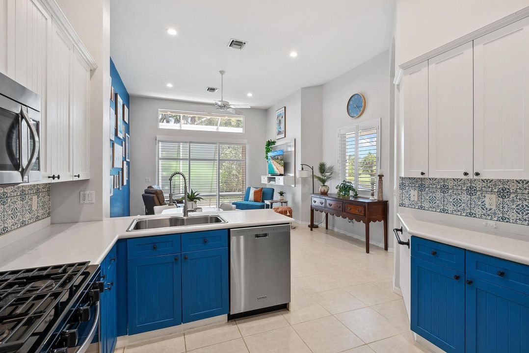 For Sale: $548,500 (3 beds, 2 baths, 2200 Square Feet)