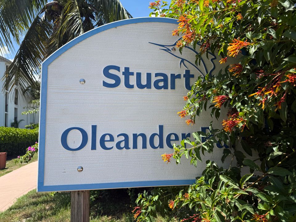 For Sale: $1,350,000 (4 beds, 4 baths, 2855 Square Feet)