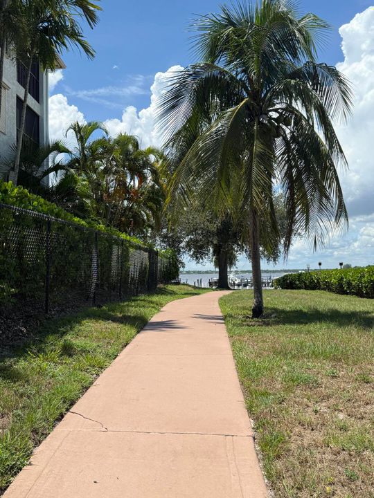 For Sale: $1,350,000 (4 beds, 4 baths, 2855 Square Feet)