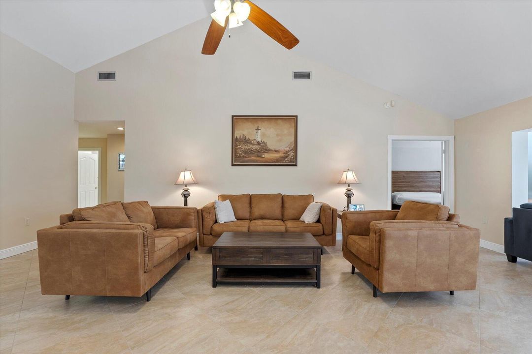 Active With Contract: $3,700 (3 beds, 2 baths, 2271 Square Feet)