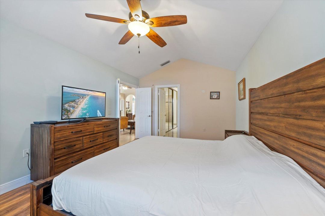 Active With Contract: $3,700 (3 beds, 2 baths, 2271 Square Feet)