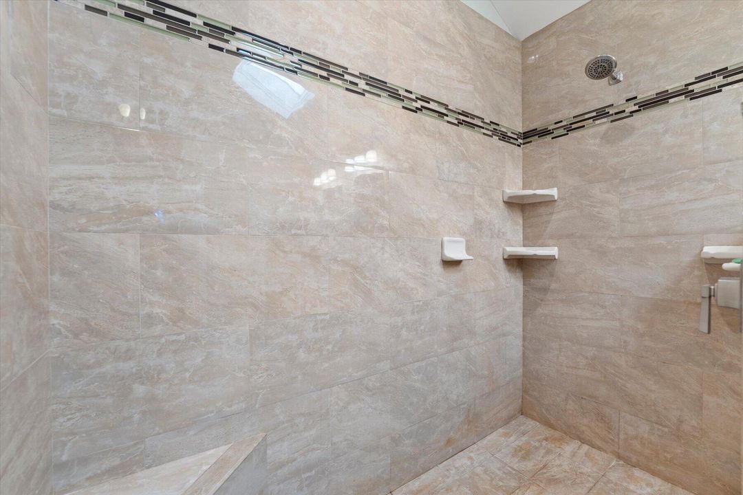 Active With Contract: $3,700 (3 beds, 2 baths, 2271 Square Feet)