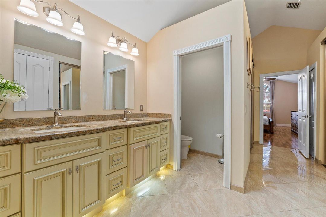 Active With Contract: $3,700 (3 beds, 2 baths, 2271 Square Feet)