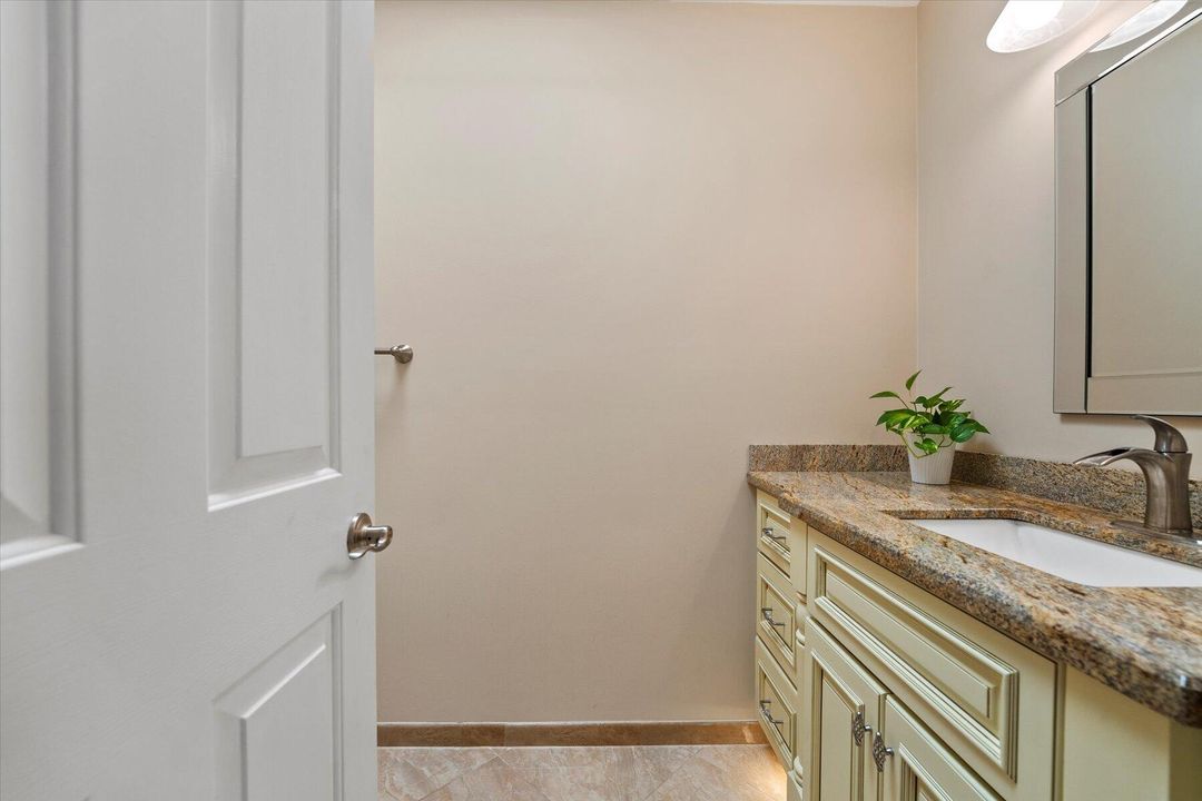 Active With Contract: $3,700 (3 beds, 2 baths, 2271 Square Feet)