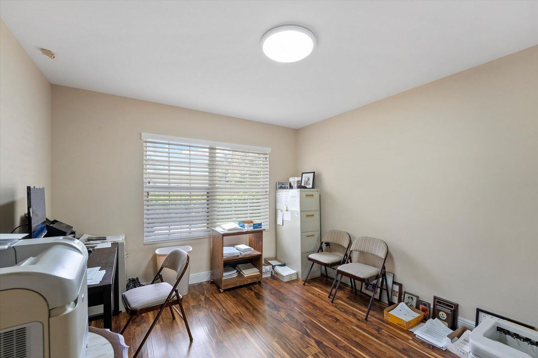Active With Contract: $3,700 (3 beds, 2 baths, 2271 Square Feet)