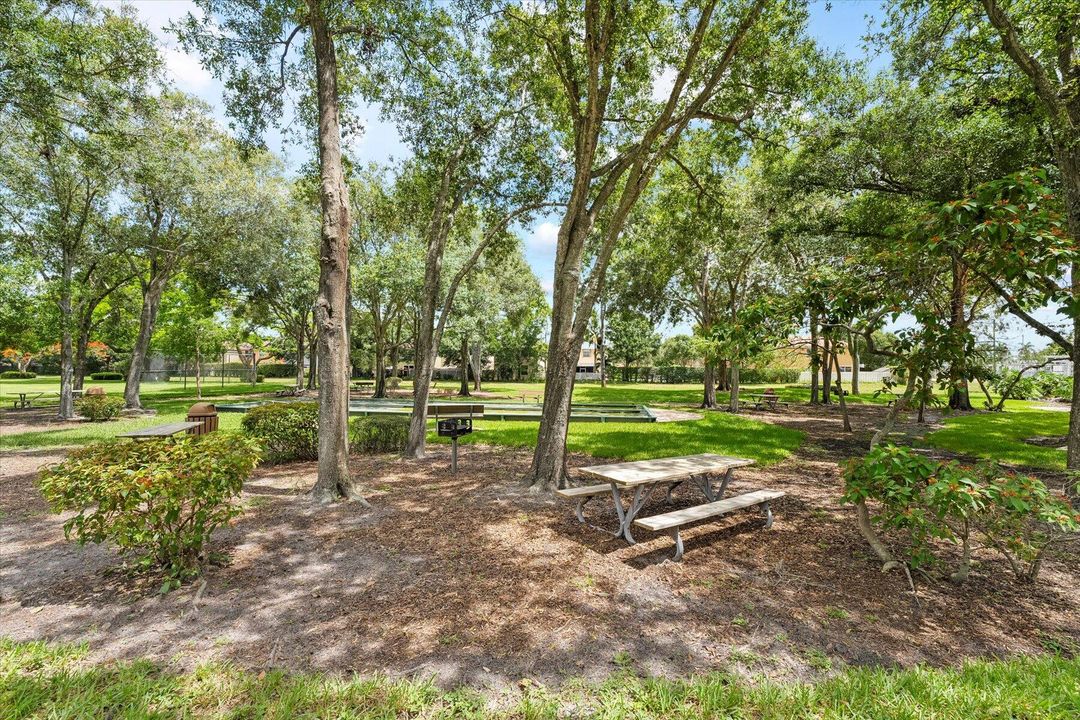 Active With Contract: $3,700 (3 beds, 2 baths, 2271 Square Feet)