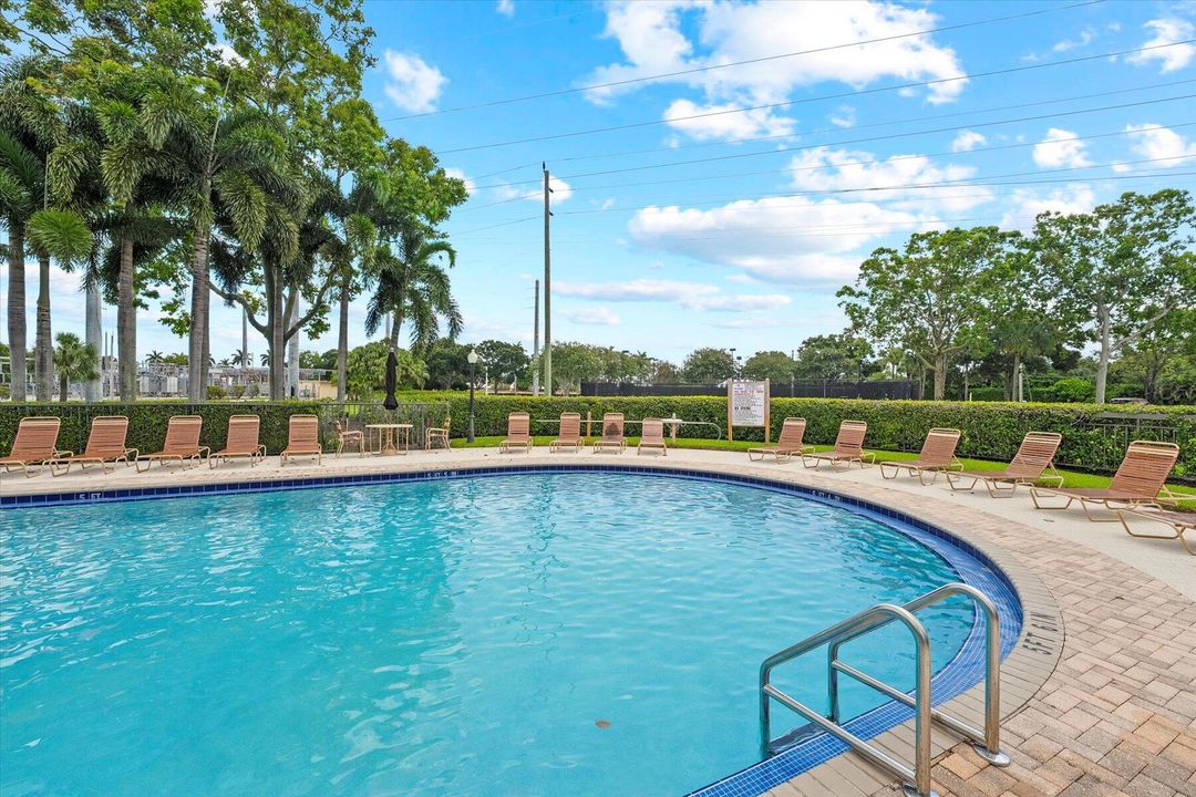 Active With Contract: $3,700 (3 beds, 2 baths, 2271 Square Feet)