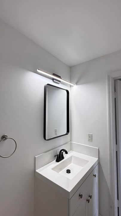 合同活跃: $2,350 (3 贝兹, 2 浴室, 1200 平方英尺)