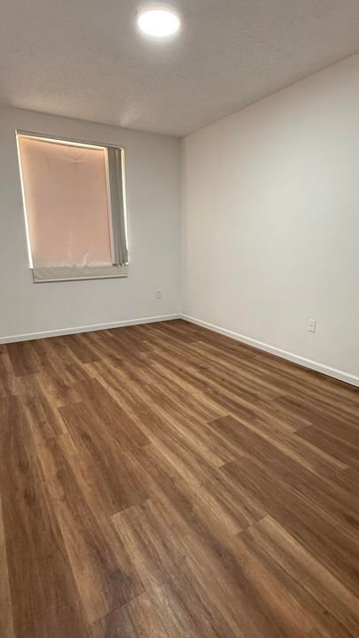 合同活跃: $2,350 (3 贝兹, 2 浴室, 1200 平方英尺)