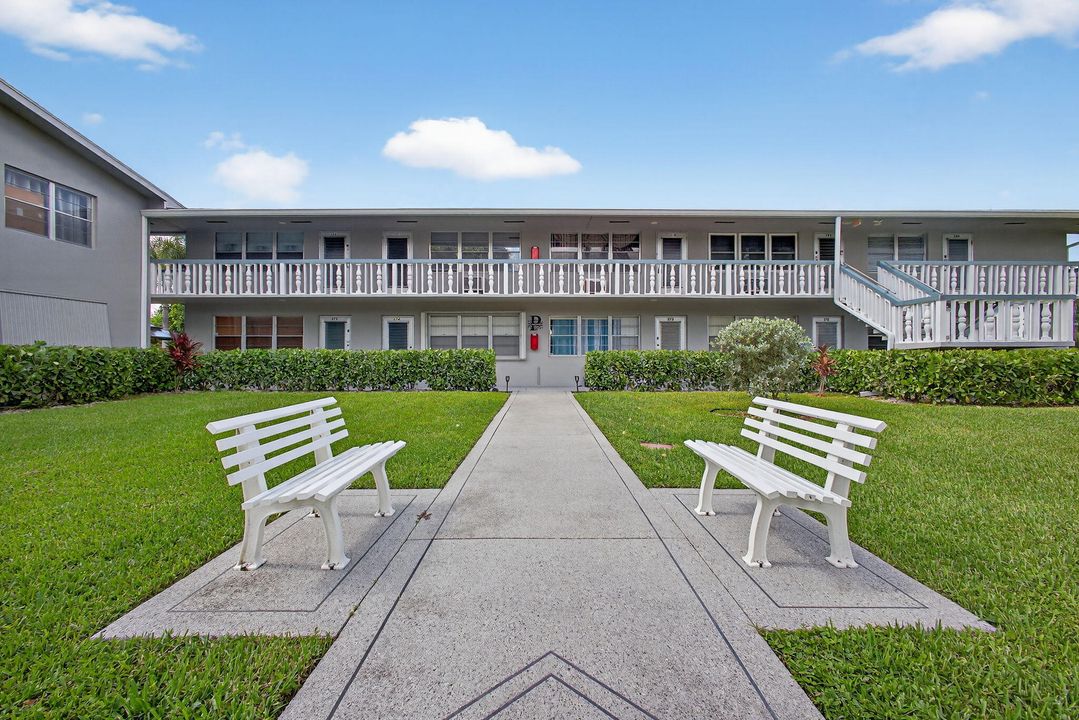 For Sale: $62,500 (1 beds, 1 baths, 570 Square Feet)