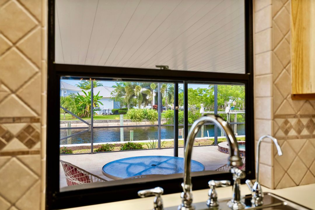 For Sale: $995,000 (3 beds, 2 baths, 1982 Square Feet)