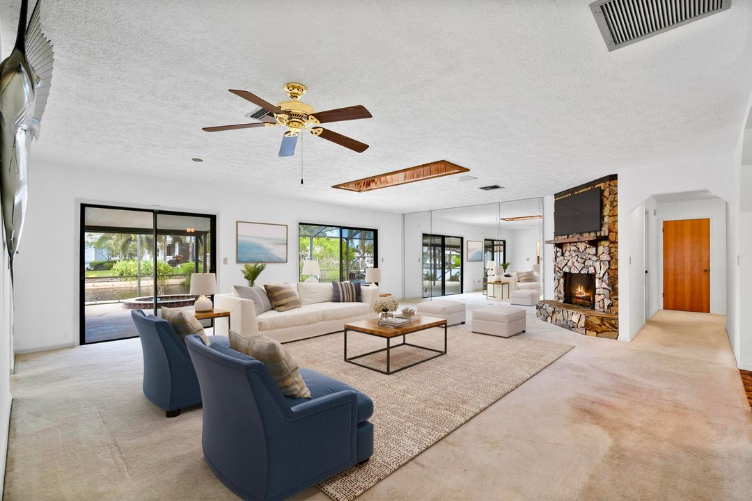 For Sale: $995,000 (3 beds, 2 baths, 1982 Square Feet)