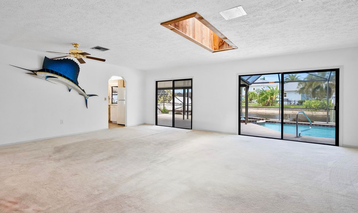 For Sale: $995,000 (3 beds, 2 baths, 1982 Square Feet)