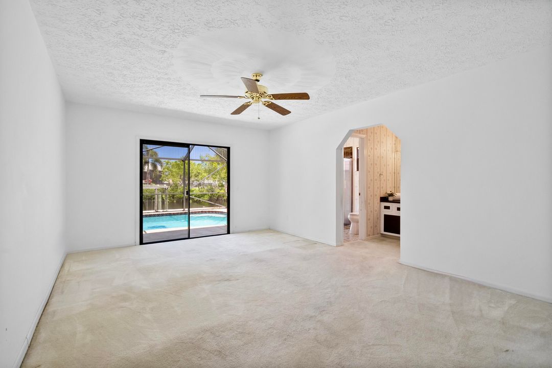 For Sale: $995,000 (3 beds, 2 baths, 1982 Square Feet)