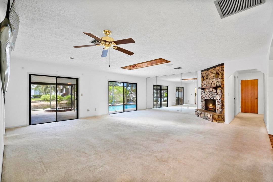 For Sale: $995,000 (3 beds, 2 baths, 1982 Square Feet)