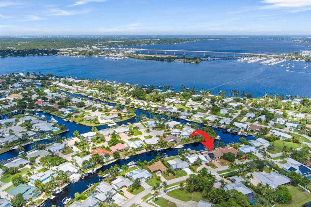 For Sale: $995,000 (3 beds, 2 baths, 1982 Square Feet)