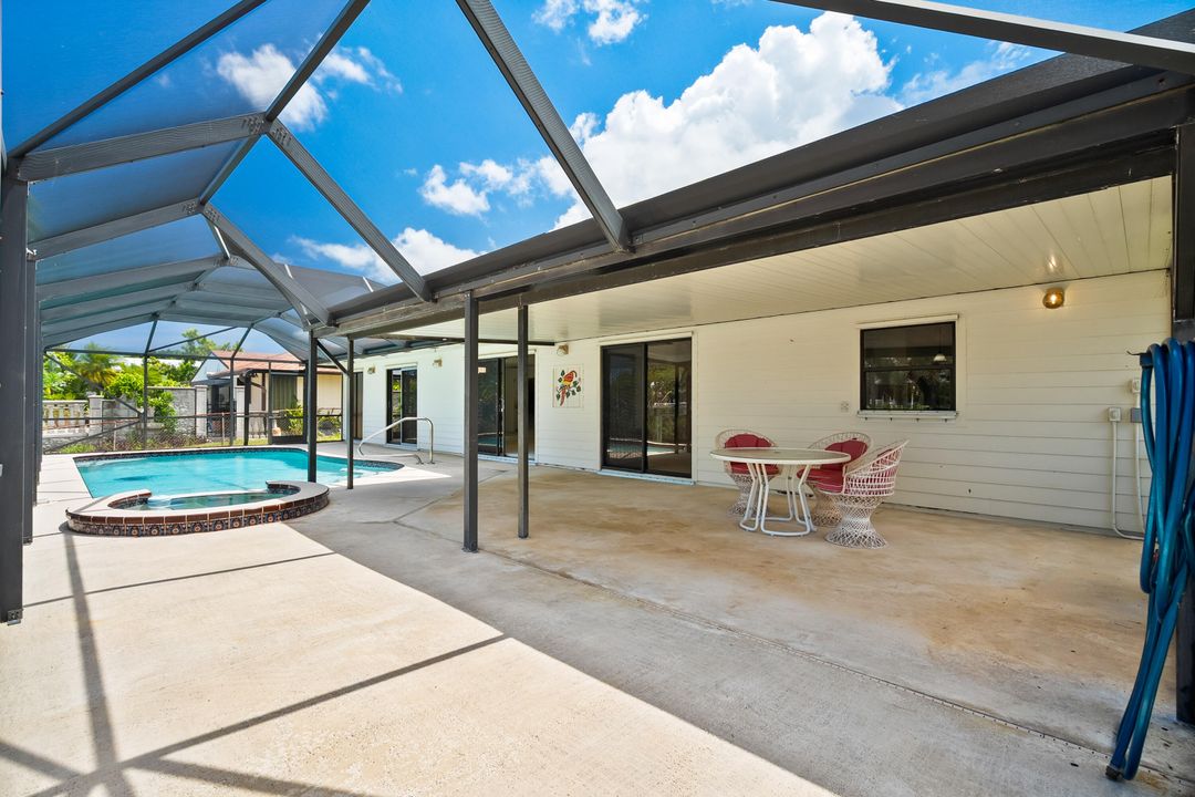 For Sale: $995,000 (3 beds, 2 baths, 1982 Square Feet)