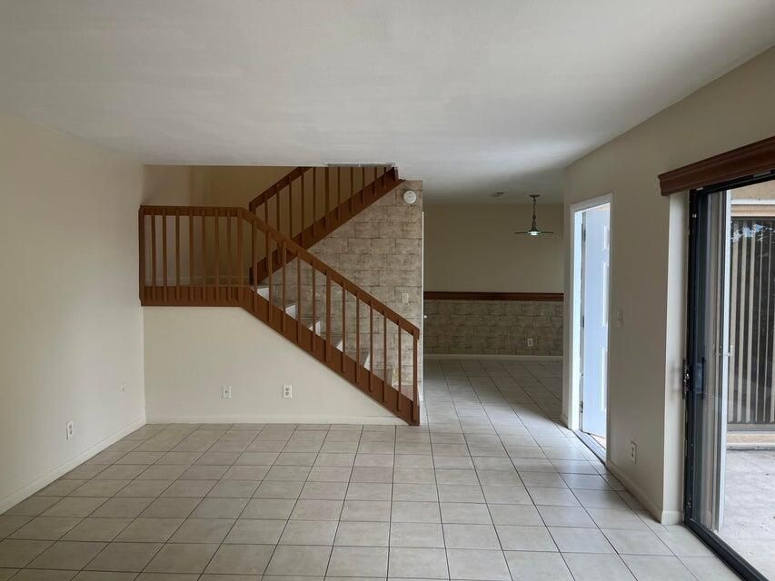 待售: $274,900 (2 贝兹, 2 浴室, 1262 平方英尺)