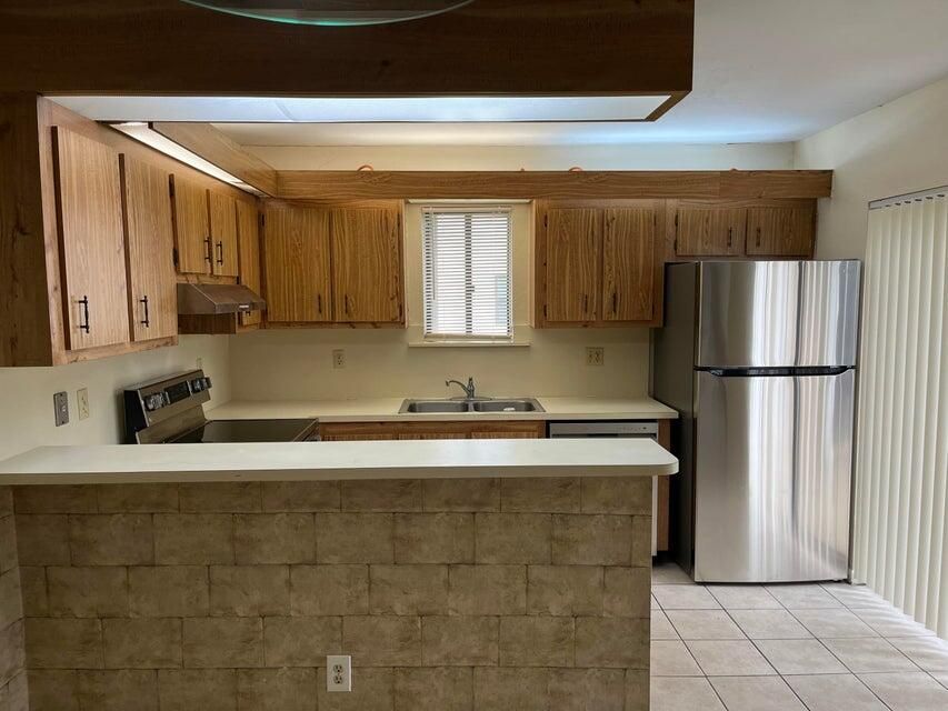 待售: $274,900 (2 贝兹, 2 浴室, 1262 平方英尺)