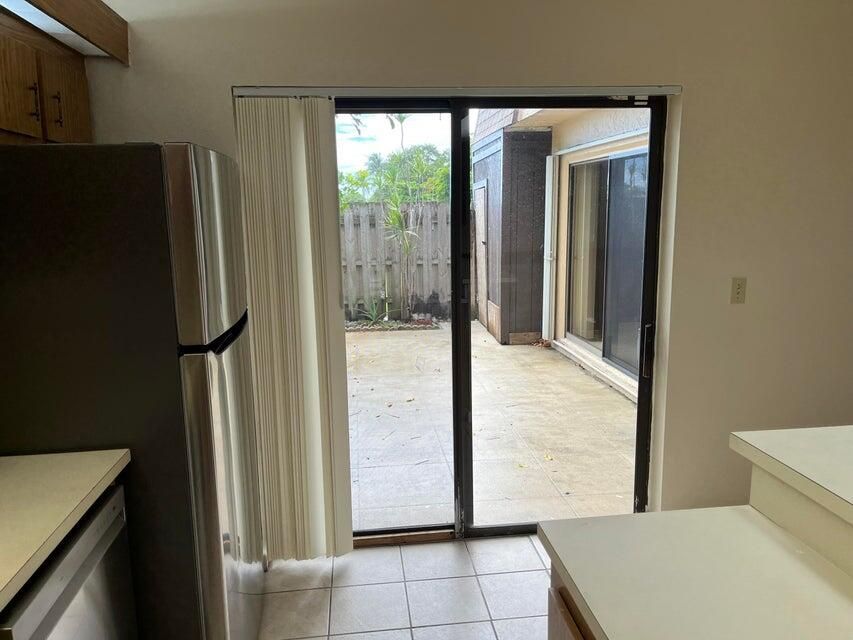 待售: $274,900 (2 贝兹, 2 浴室, 1262 平方英尺)