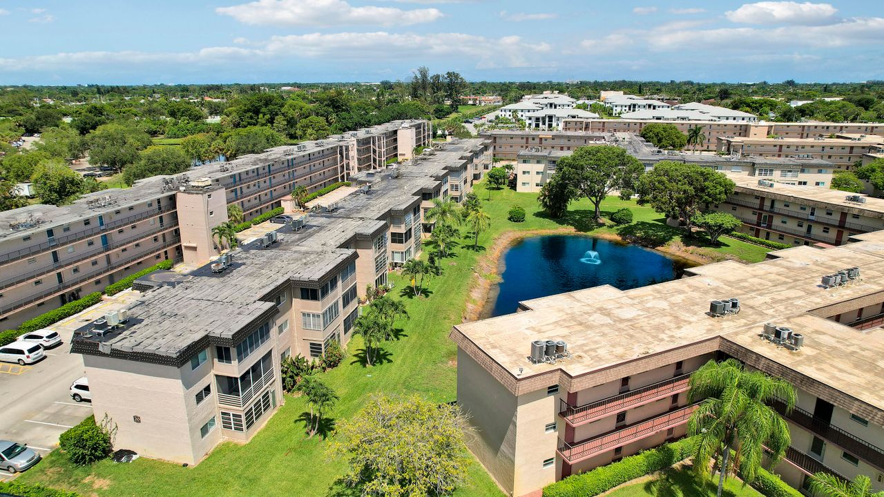 For Sale: $68,000 (1 beds, 1 baths, 705 Square Feet)