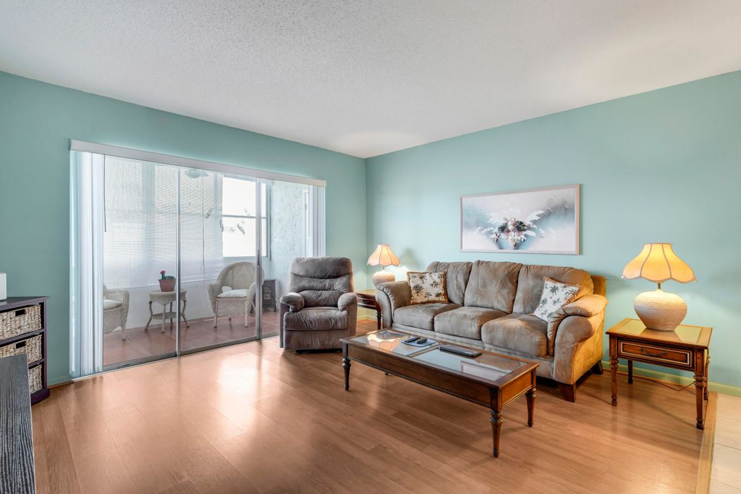 For Sale: $68,000 (1 beds, 1 baths, 705 Square Feet)