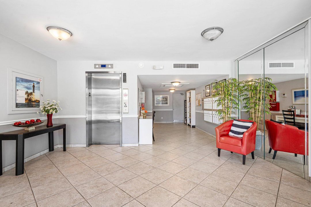 For Sale: $359,000 (2 beds, 2 baths, 1020 Square Feet)