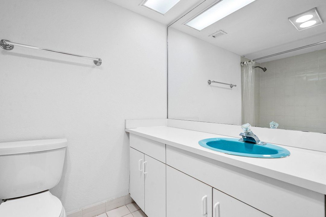 For Sale: $359,000 (2 beds, 2 baths, 1020 Square Feet)