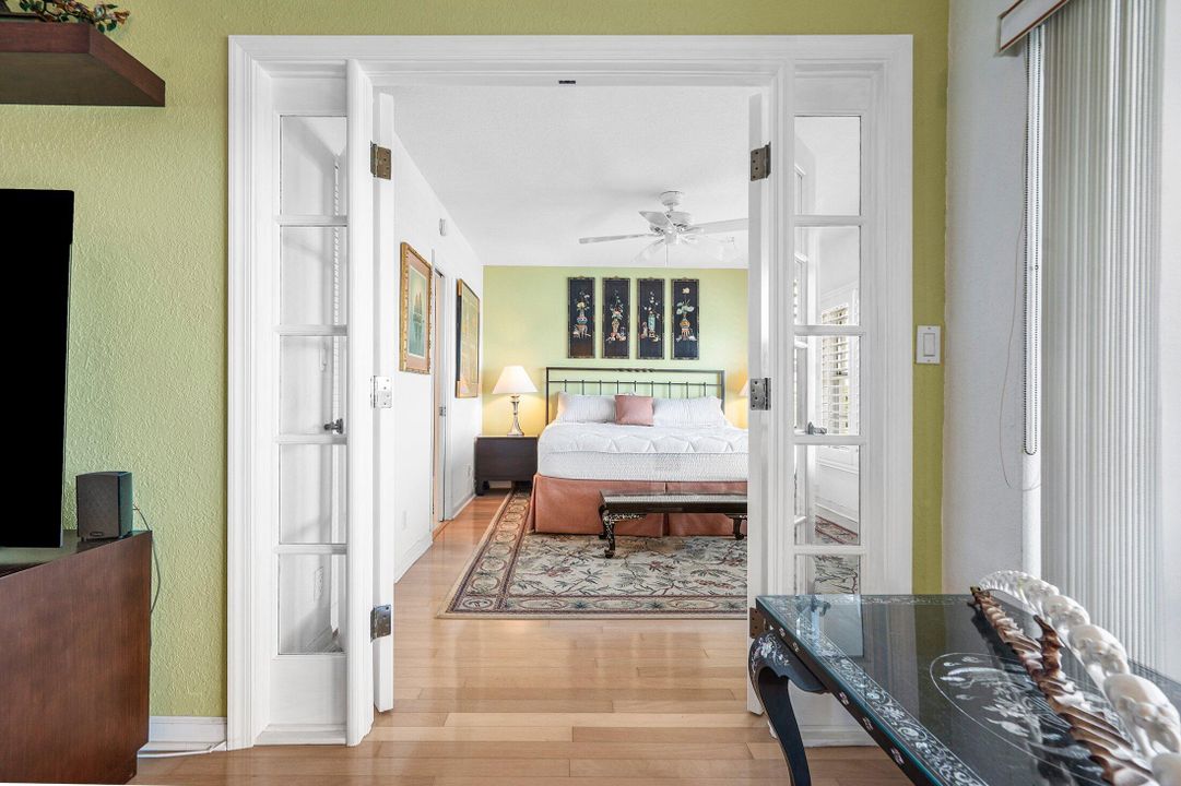 For Sale: $359,000 (2 beds, 2 baths, 1020 Square Feet)