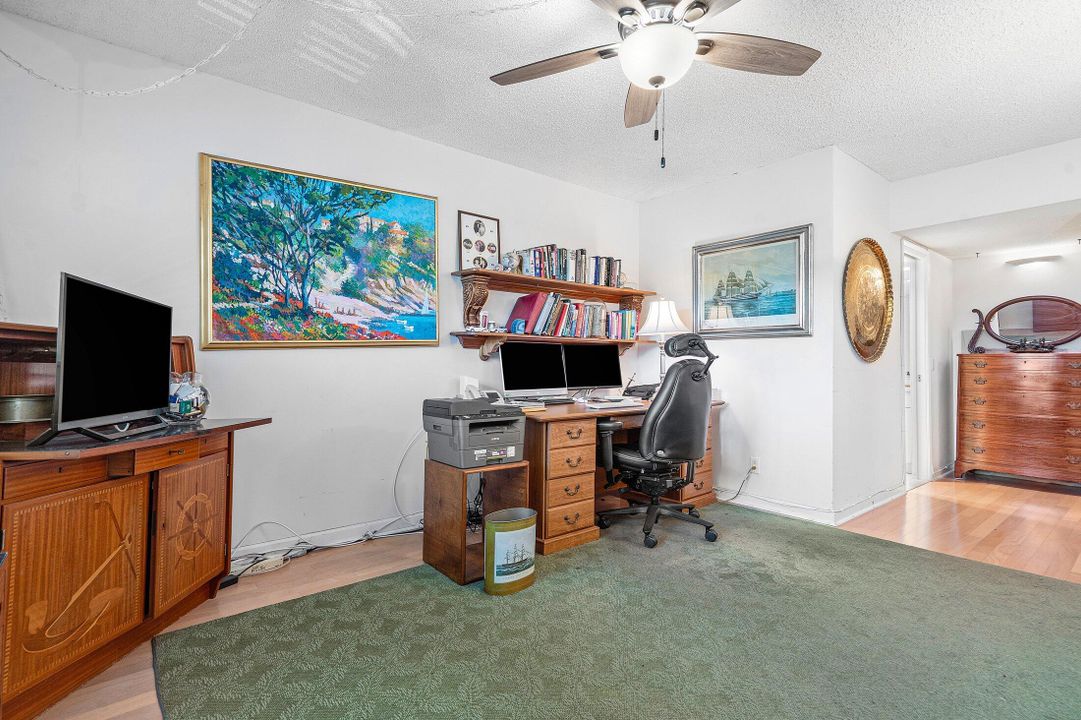 For Sale: $359,000 (2 beds, 2 baths, 1020 Square Feet)