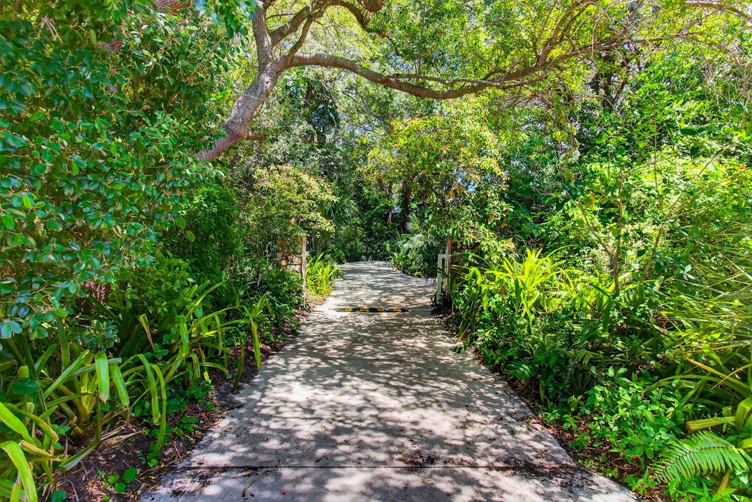 Под контрактом: $1,000,000 (4 спален, 4 ванн, 2480 Квадратных фут)