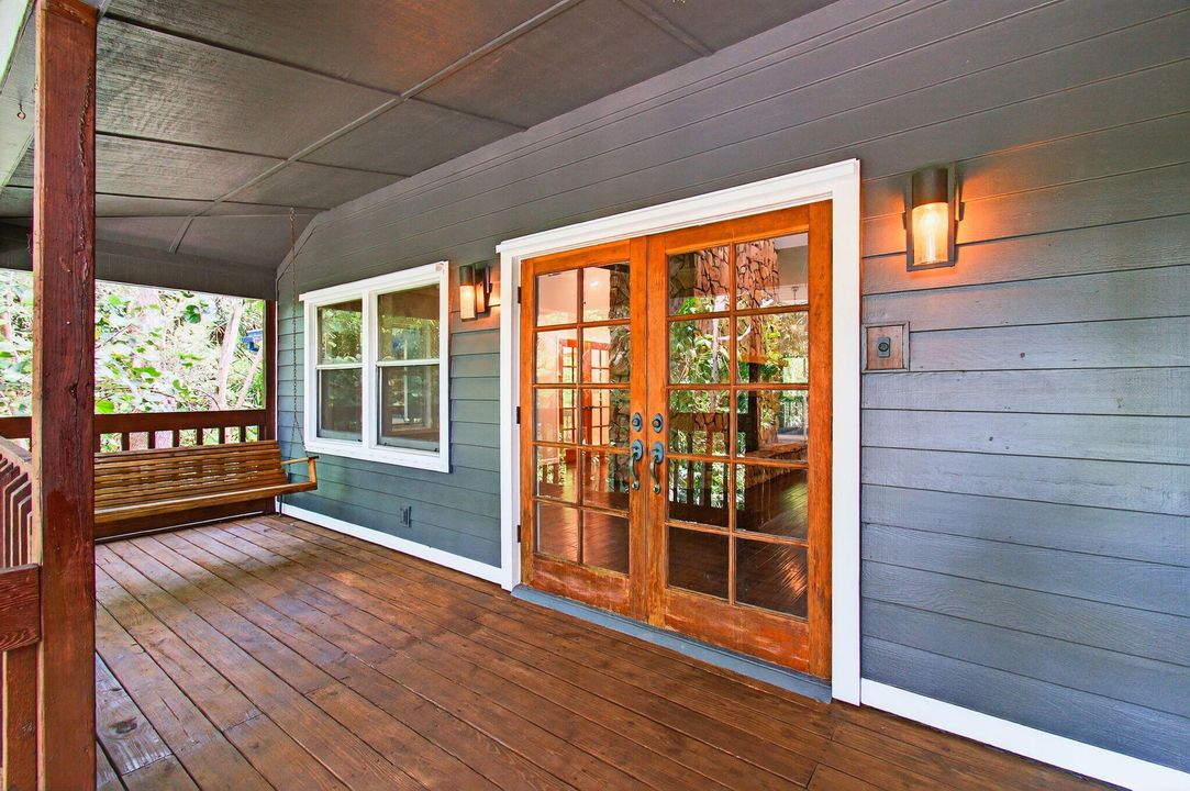 Под контрактом: $1,000,000 (4 спален, 4 ванн, 2480 Квадратных фут)