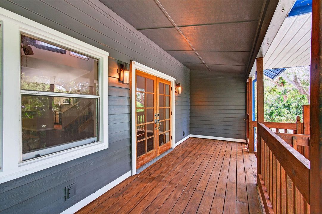 Под контрактом: $1,000,000 (4 спален, 4 ванн, 2480 Квадратных фут)