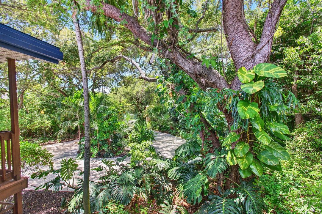 Под контрактом: $1,000,000 (4 спален, 4 ванн, 2480 Квадратных фут)