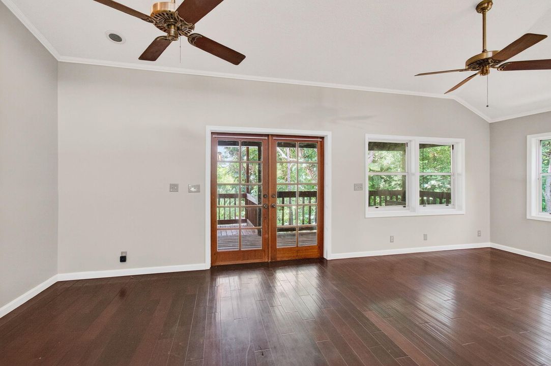 Под контрактом: $1,000,000 (4 спален, 4 ванн, 2480 Квадратных фут)