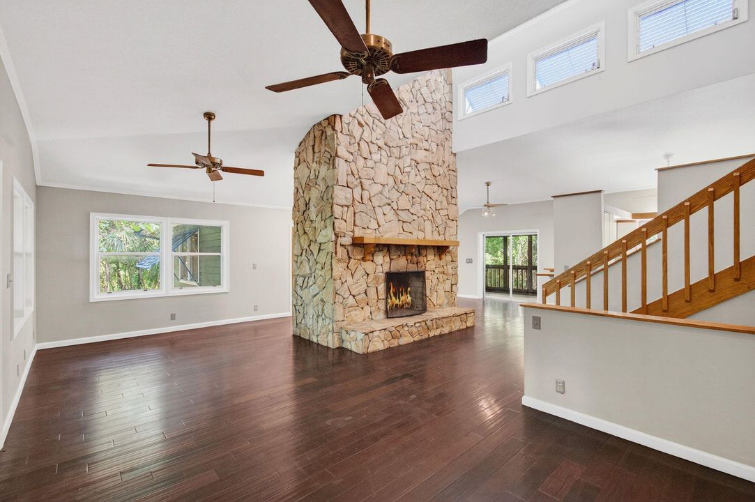 Под контрактом: $1,000,000 (4 спален, 4 ванн, 2480 Квадратных фут)